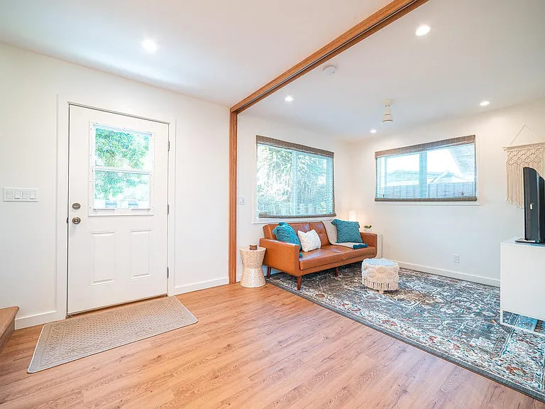 318 Hualani St — Photo 14