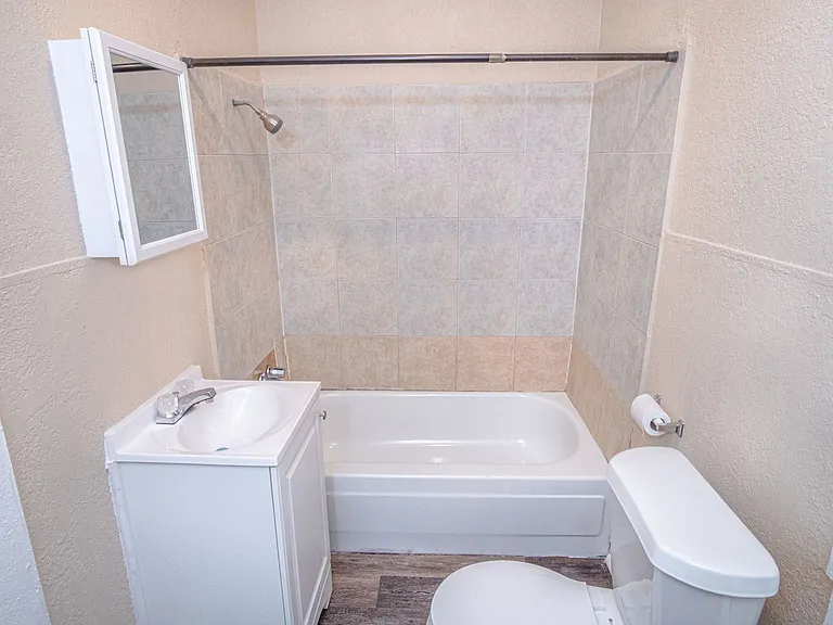 1810 Burnet St — Photo 11