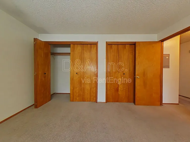 555 NW Kings Blvd #3 — Photo 5
