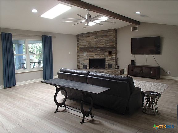 3rd image of 794 Timber Dr
