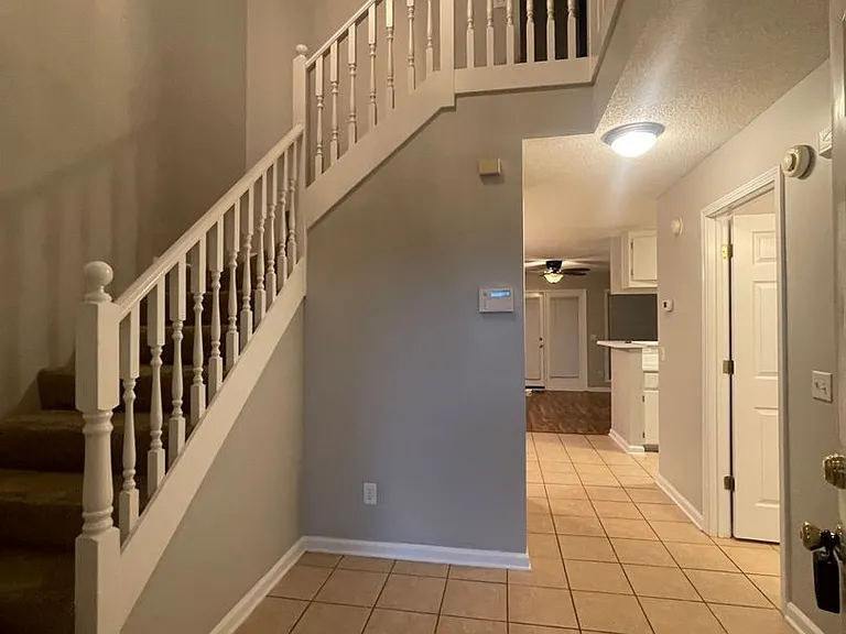 152 Woodmere Dr — Photo 2