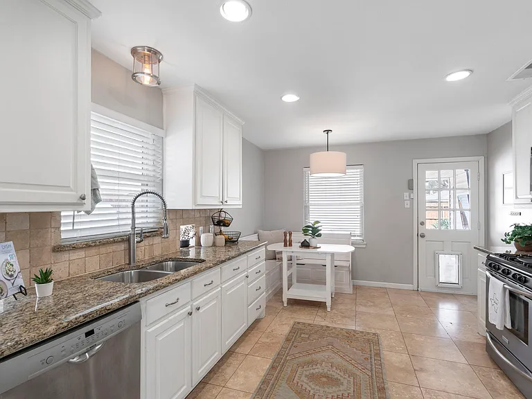 10615 Larchfield Ln — Photo 20