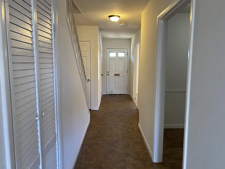 215 East Ct #215 — Photo 3