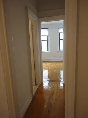 Rented by Urban Real Estate Property Group Inc | media 26