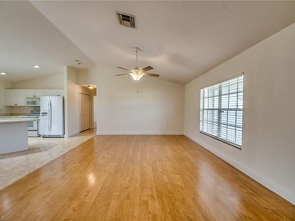 5th image of 1120 SW 44th Ter