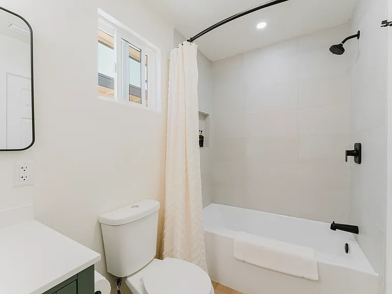 678 Ash Ave #B — Photo 13