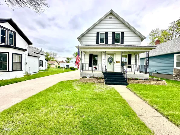 411 4th Ave SW, Jamestown, ND 58401