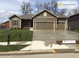 828 SW 35th St, Lees Summit, MO 64082