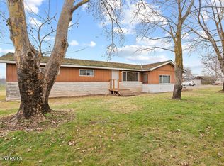 3820 Lateral B Rd, Wapato, WA 98951