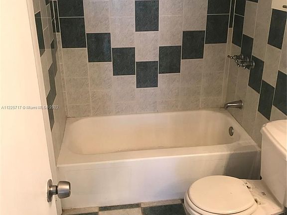 3rd image of 16465 NE 22nd Ave APT 108