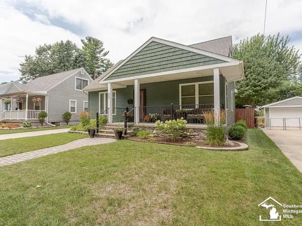 928 Winston Dr, Monroe, MI 48161