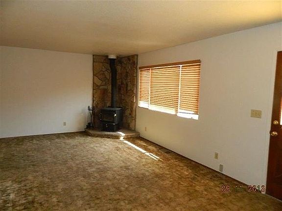 4th image of 16465 McKenzie Dr