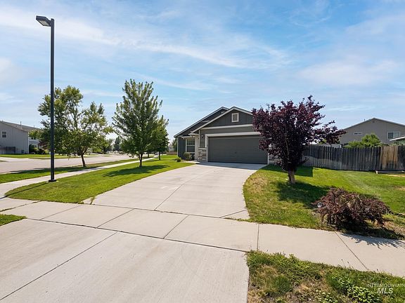 2nd image of 543 Forty Niner Ct