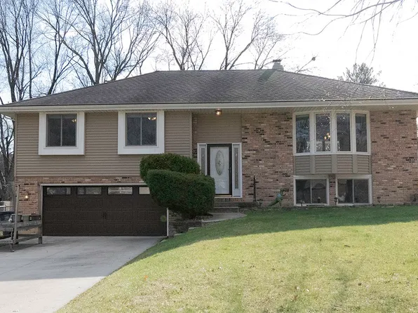 3715 SW 29th St, Des Moines, IA 50321