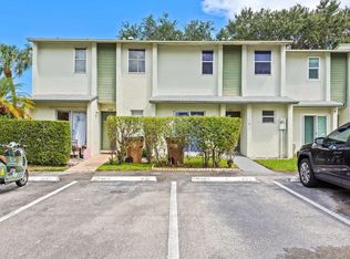 822 Crystal Lake Dr, Pompano Beach, FL 33064