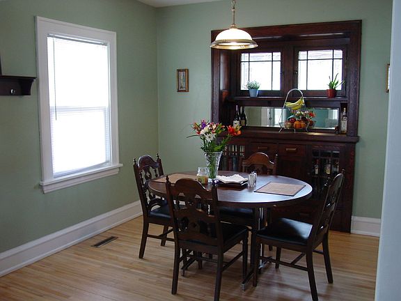 Built-in Oak Buffet - Dine Rm
