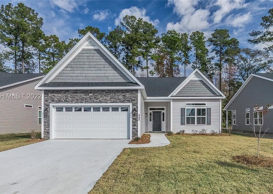 1st image of 136 Garrison Ct