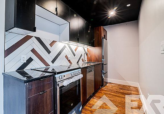2nd image of 680 E 21st St #5T