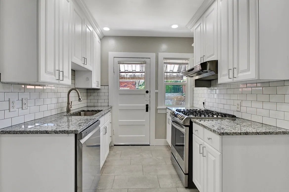 2 bed, 1600 sqft, $2,200 — Photo 2