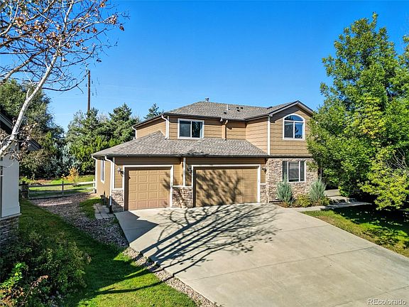 2nd image of 2698 Trailridge Drive W