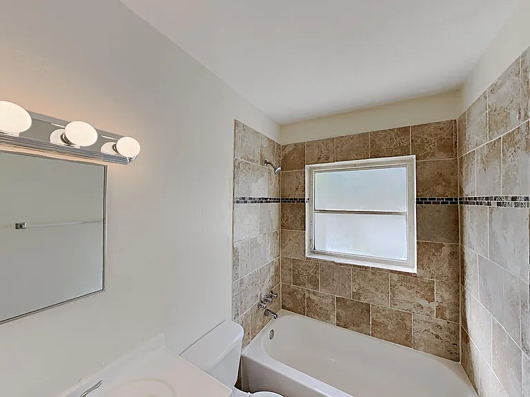 1230 SW 6th Way — Photo 6