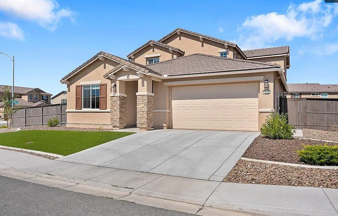 4 bed, 3.5 bath, 2680 sqft, $3,700 — Photo 1