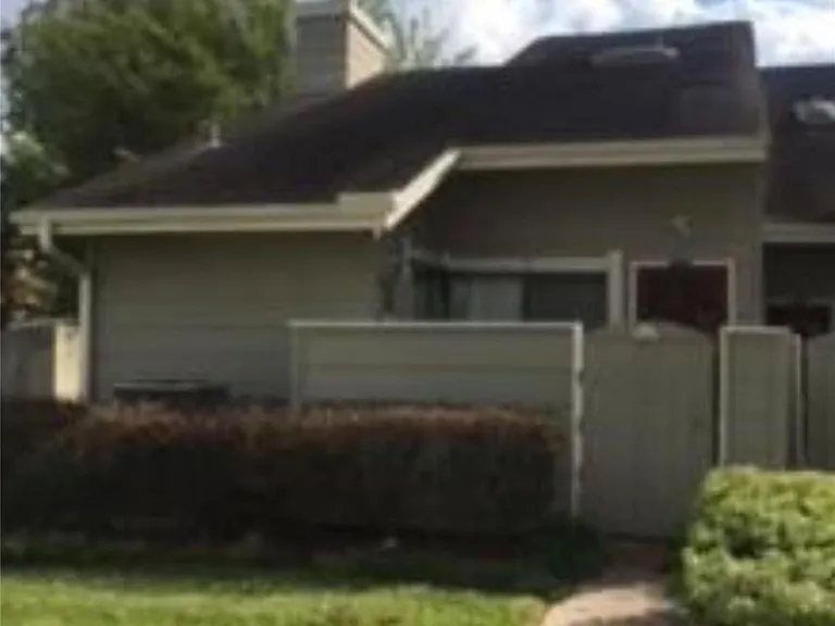 7111 Brendam Ln — Photo 2