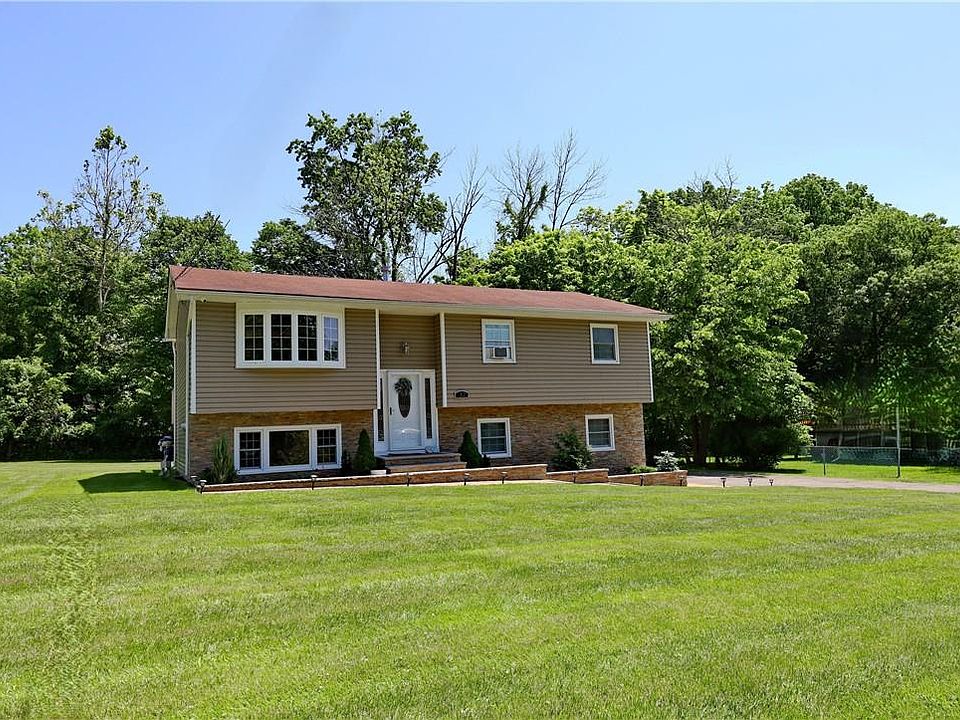 1st image of 32 Lakeland Avenue