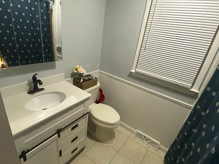 605 David St — Photo 15