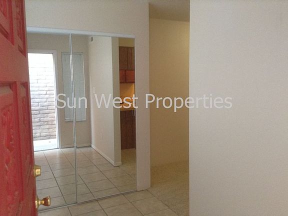 4th image of 1022 E Navajo St