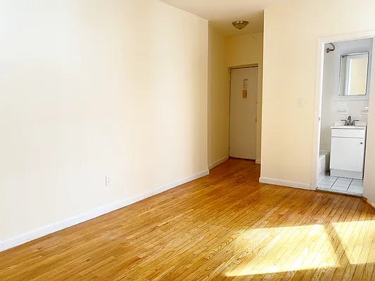 Rented by Waverly Realty Associates | media 14