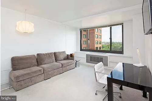 1021 Arlington Blvd #728 Photo 1