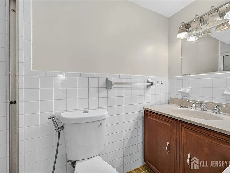 94 Beverly Hill Ter #F — Photo 24