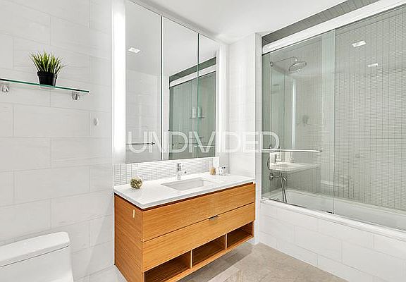 5th image of 303 E 33rd St APT 4L