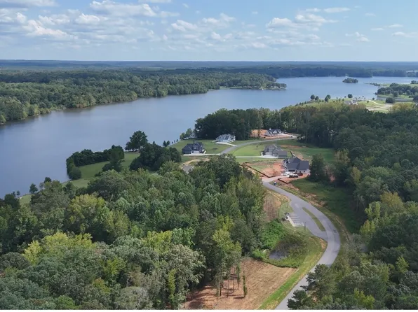 827 Lake Varner Dr, Covington, GA 30014