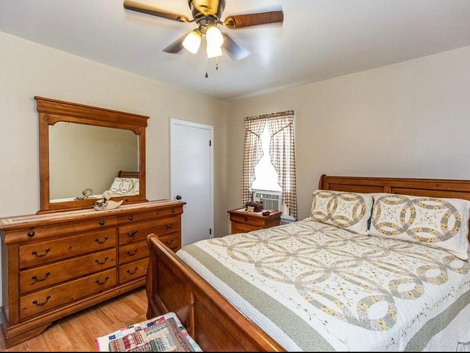 164 Rivulet St FLOOR 2, Woonsocket, RI 02895 Zillow