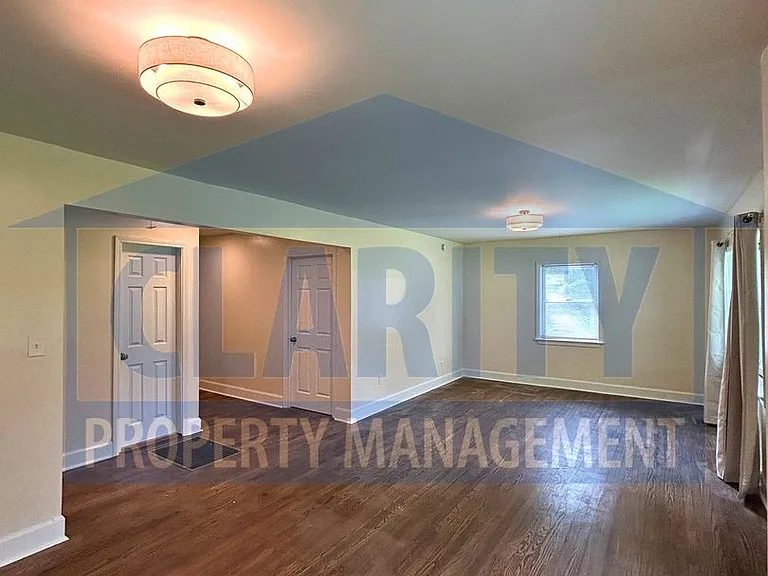 3002 Saint Paul St — Photo 10