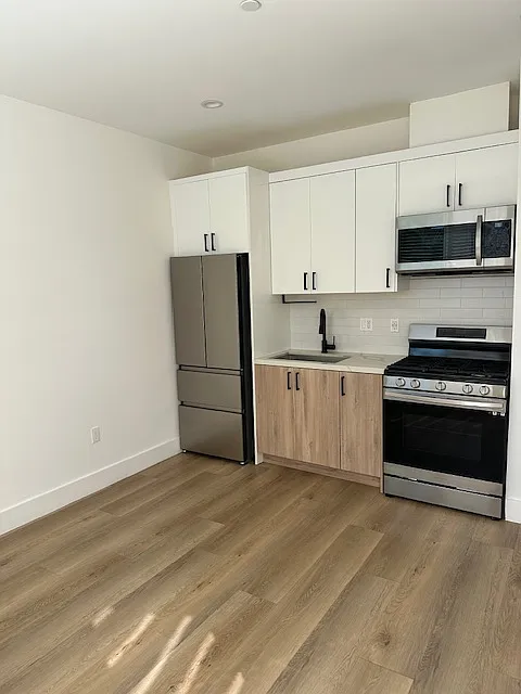 1 bed, 340 sqft, $1,950 — Photo 3