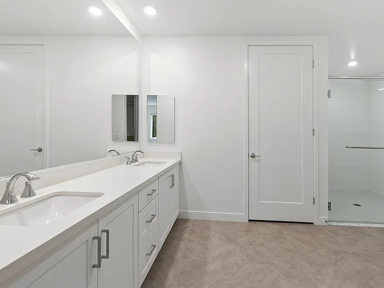 4200 Rivington — Photo 2