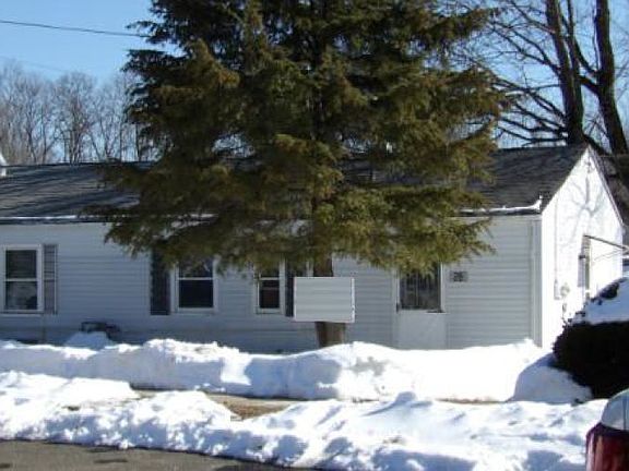 2nd image of 26 Hayes Rd