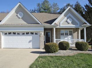 5009 Oxford Ct, Godfrey, IL 62035