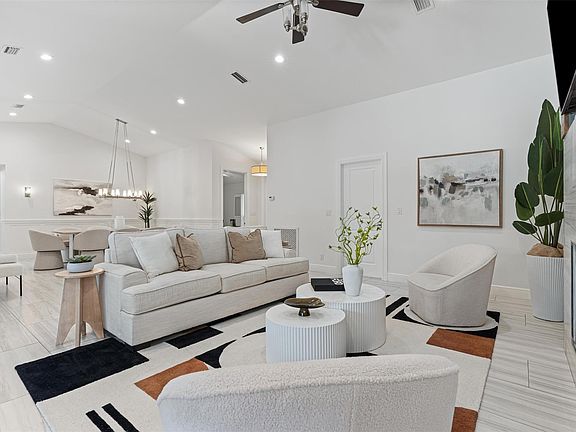 3rd image of 11914 Green Oak Drive