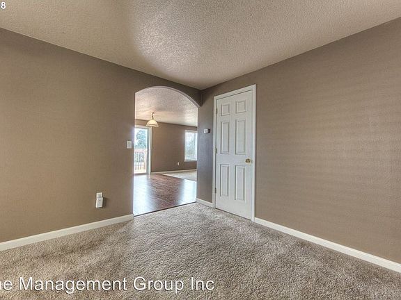 5th image of 16522 NE 45th St