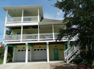 711 Pine Rd, Clear Lake Shores, TX 77565