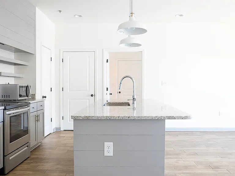 524 Elm St — Photo 9