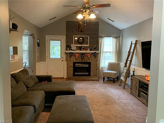 2nd image of 1116 Cherrytree Ln