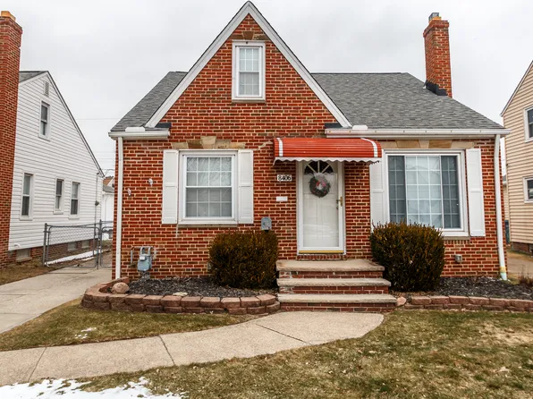 8406 Deerfield Dr, Parma, OH 44129
