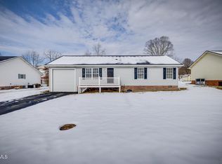 106 Sunrise Meadow Ct, Mount Carmel, TN 37645