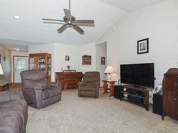 3rd image of 10134 Blue Spruce Dr