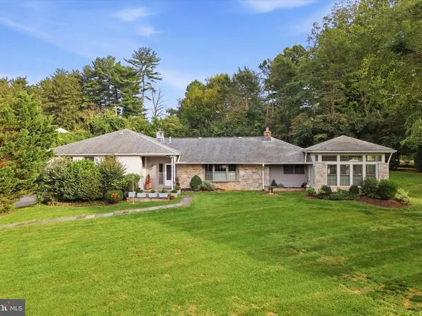 6109 W Mill Rd, Flourtown, PA 19031
